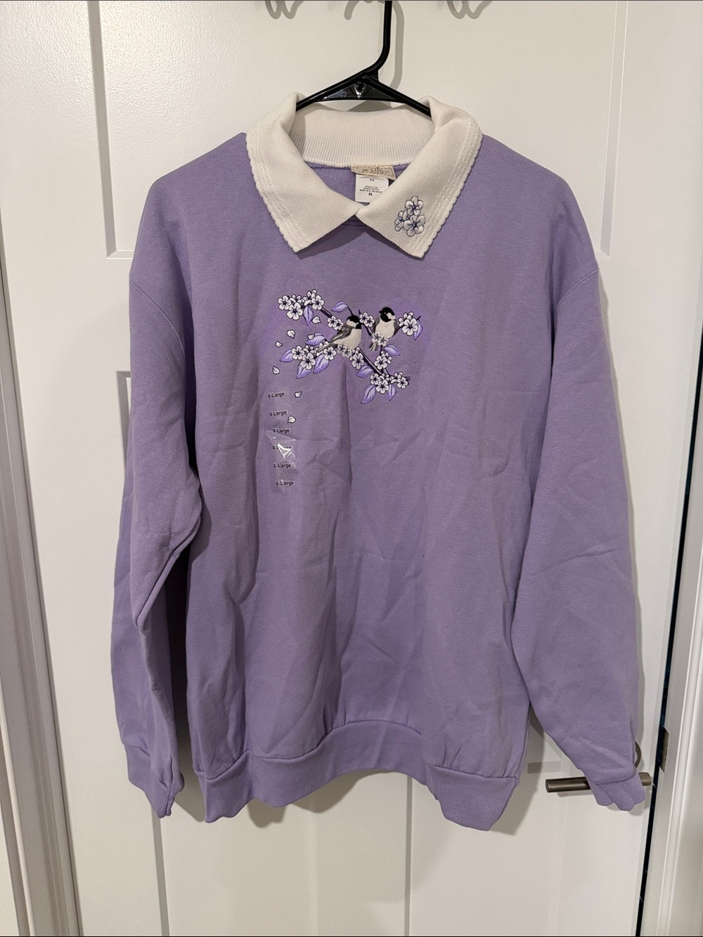 Lavender Pullover Sweatshirt with Contrast Collar and Bird Embroidery